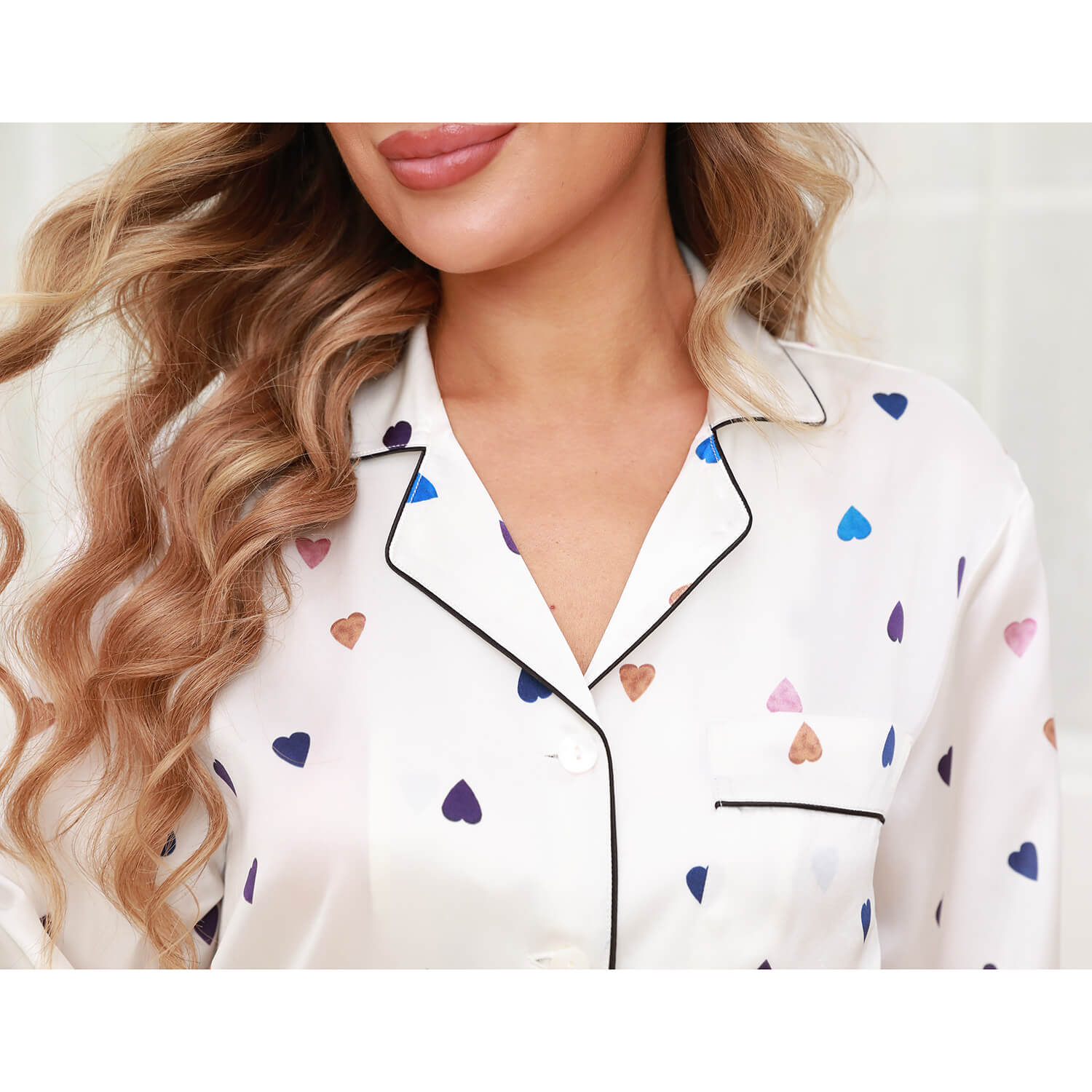 Short Sleeve Love Heart Printed Silk Pajamas Set For Women