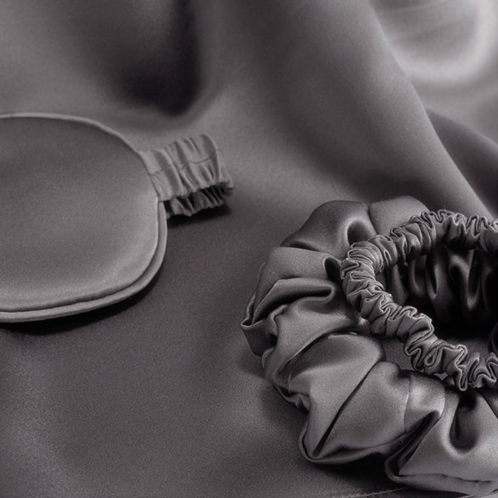 Silk Travel Essential Set 4 PCS Silk Pillowcase Scrunchy And Eyemask