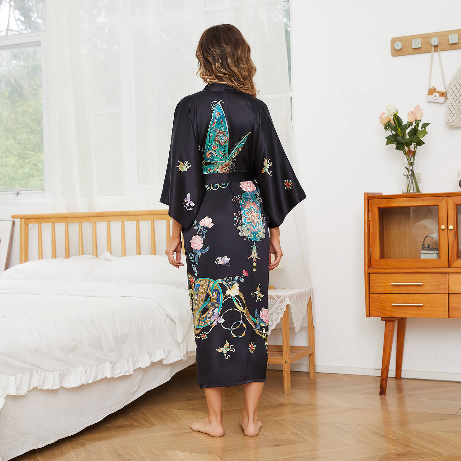 Mulberry Silk Kimono Robes Elegant 100% Luxury Women's Handpainted Flower Silk Robe - slipintosoft