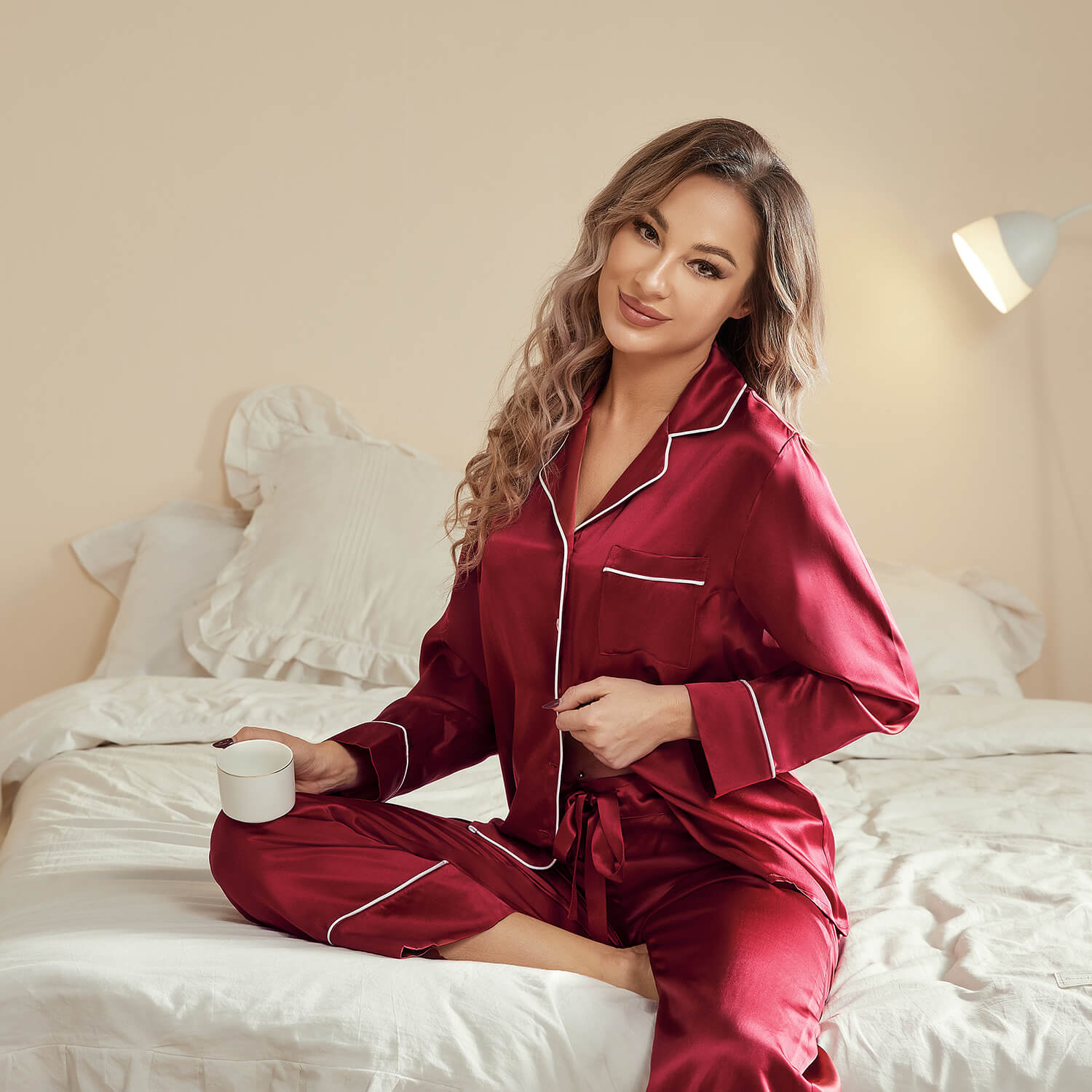 Women's Silk Pyjamas: Luxurious & Breathable Comfort
